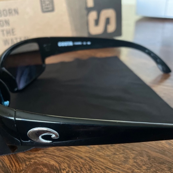 Costa sunglasses - Picture 3 of 5